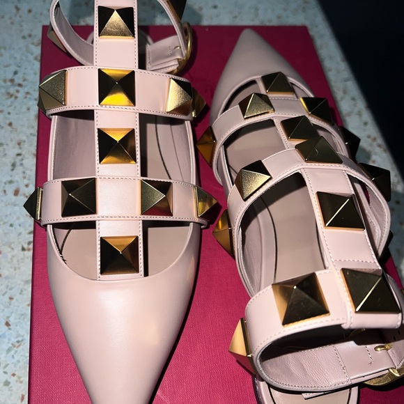 Authentic NWT Valentino Roman Stud ballet flat IT 39 (size 8.5-9 US) blush/nude - Picture 4 of 6